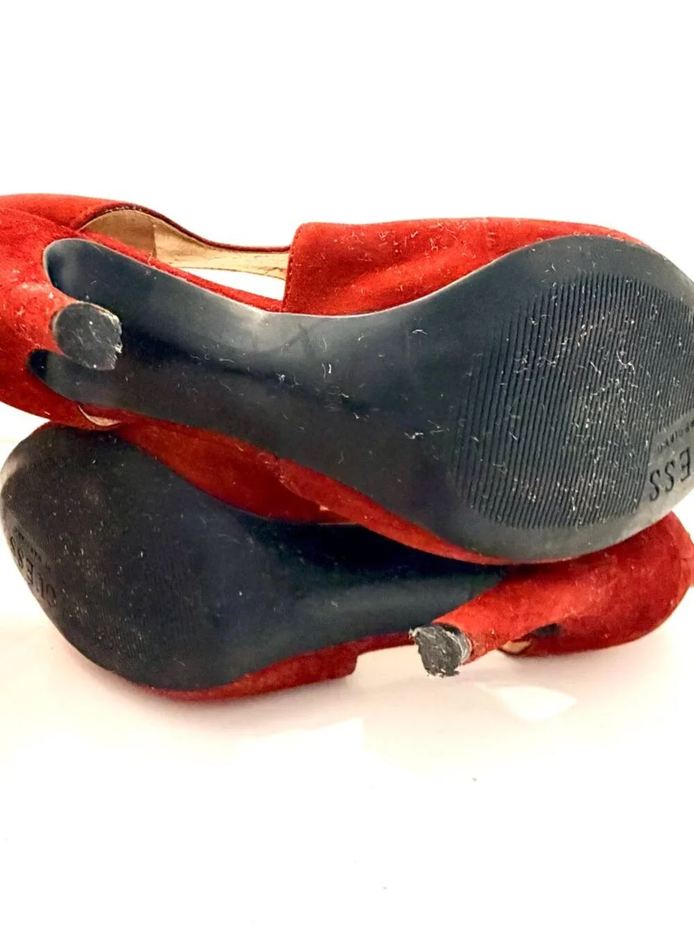 Guess By Marciano "Ramba" Red Suede Cutout Pump - Size 6-1/2 - Picture 3 of 11